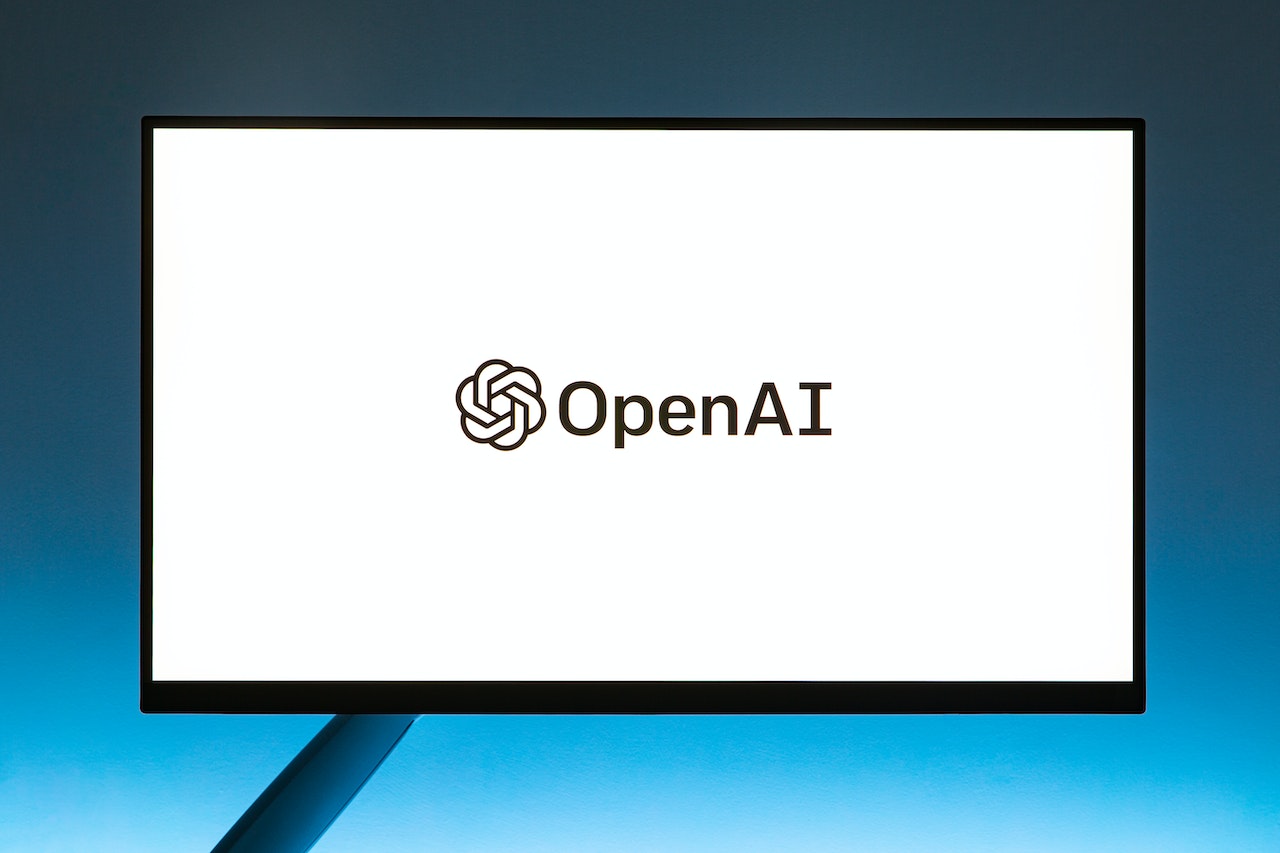 Das Logo von OpenAi auf einem weissen Hintergrund.
